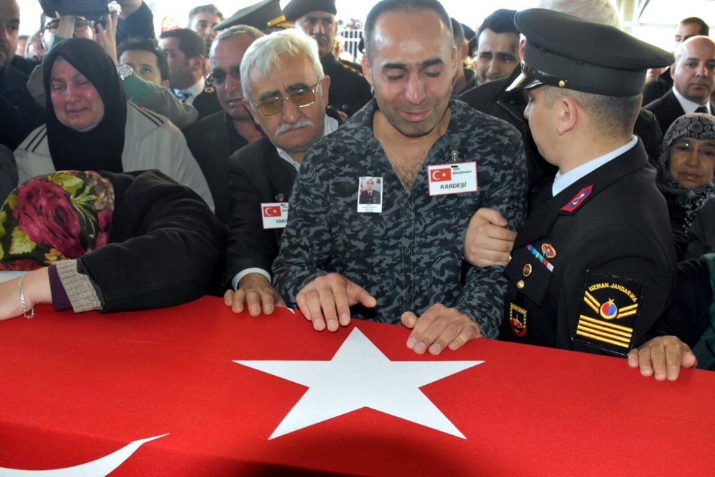 İzmir şehidini uğurladı