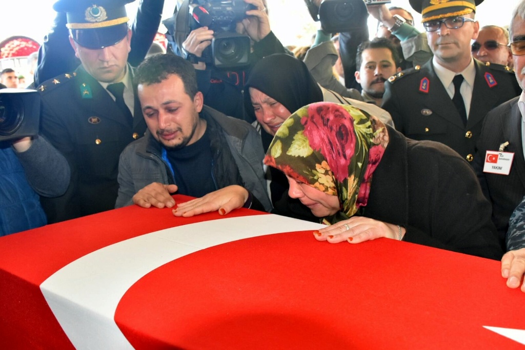 İzmir şehidini uğurladı