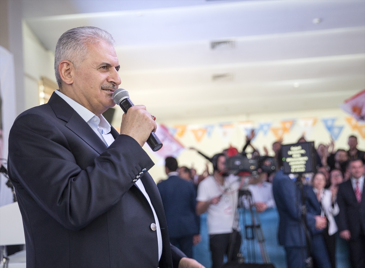 Başbakan Yıldırım İzmir'de