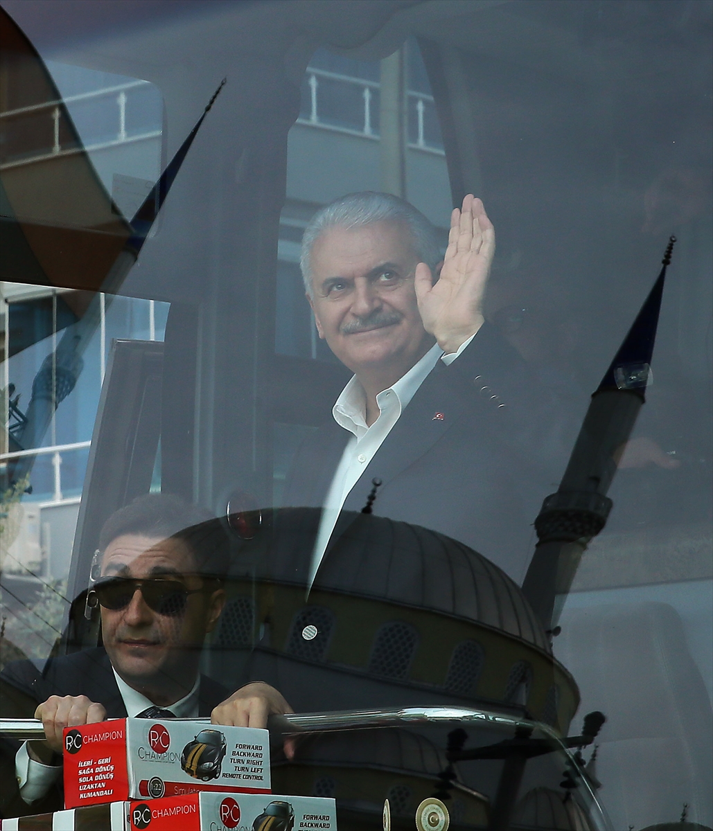 Başbakan Yıldırım İzmir'de