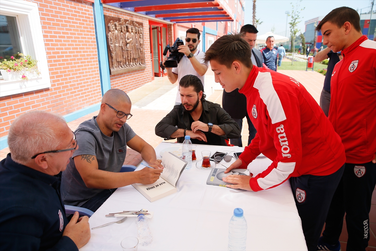 Alex de Souza, İzmir'de