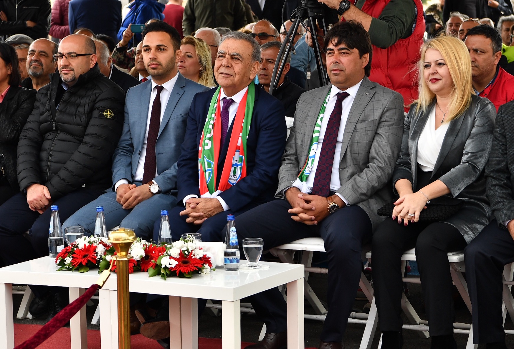 Foça'da çifte açılış