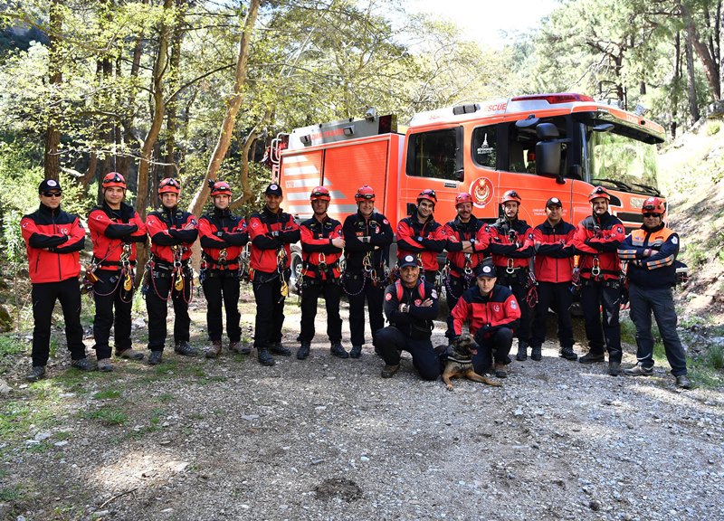 İzmir itfaiyesinin gözü pek savaşçıları