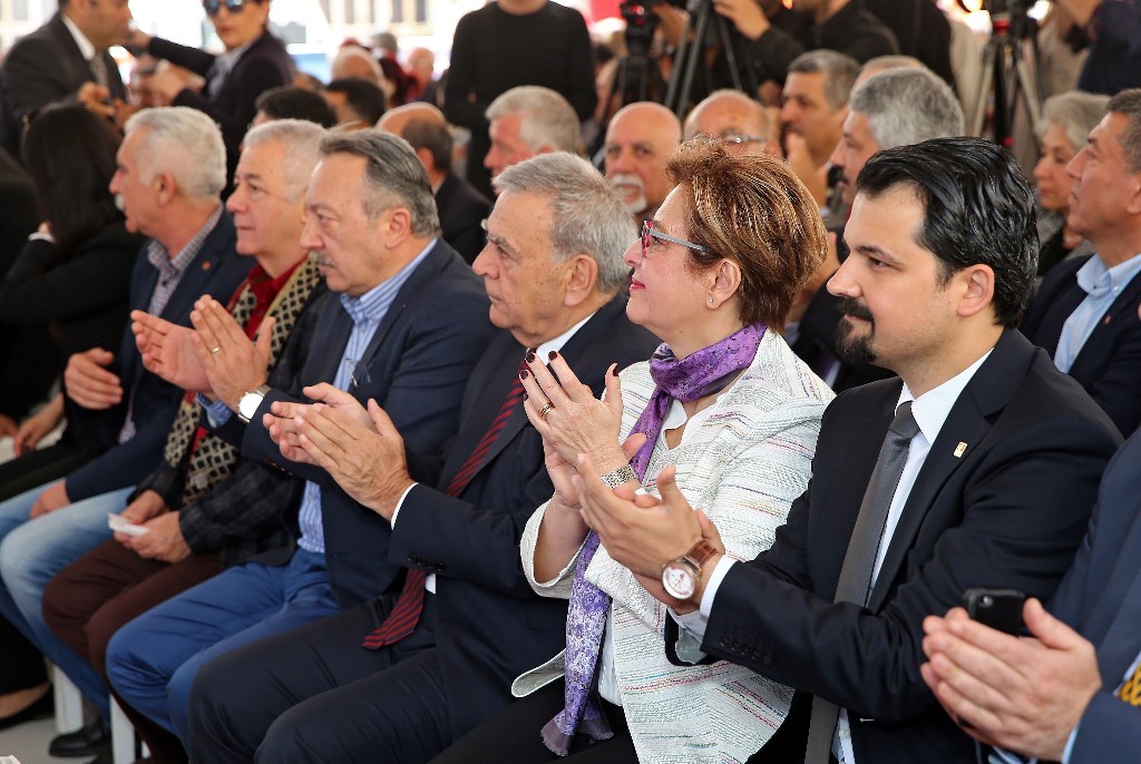 Konak’ta temeller bir bir atılıyor