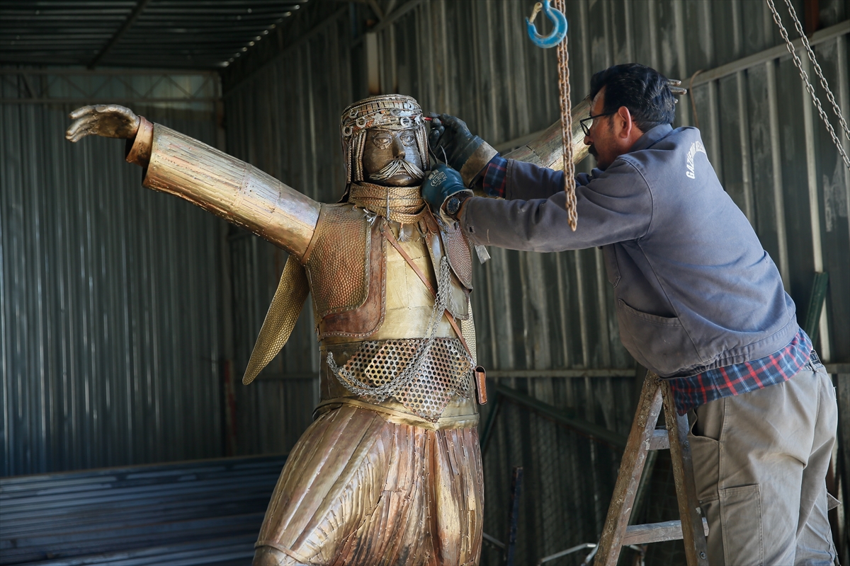 Hurda araçları sanat eserine dönüştürüyor