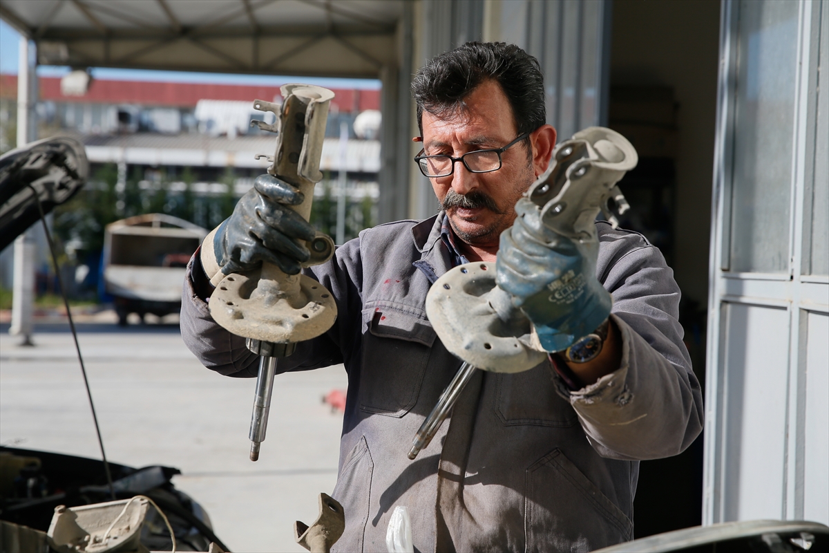 Hurda araçları sanat eserine dönüştürüyor