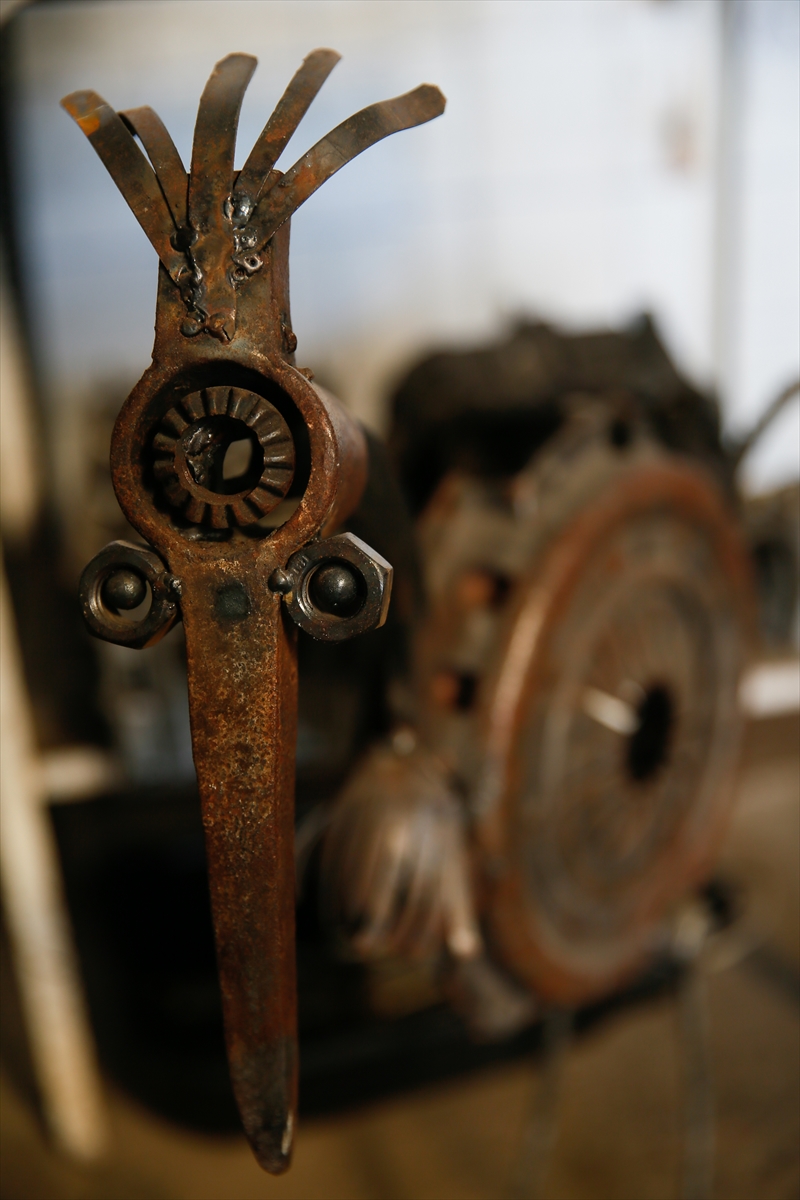 Hurda araçları sanat eserine dönüştürüyor