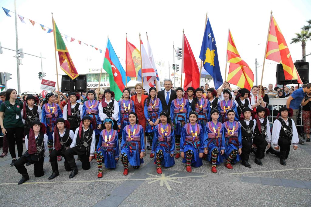 Dünya çocukları Karşıyaka’da buluştu
