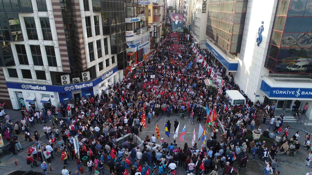 Dünya çocukları Karşıyaka’da buluştu