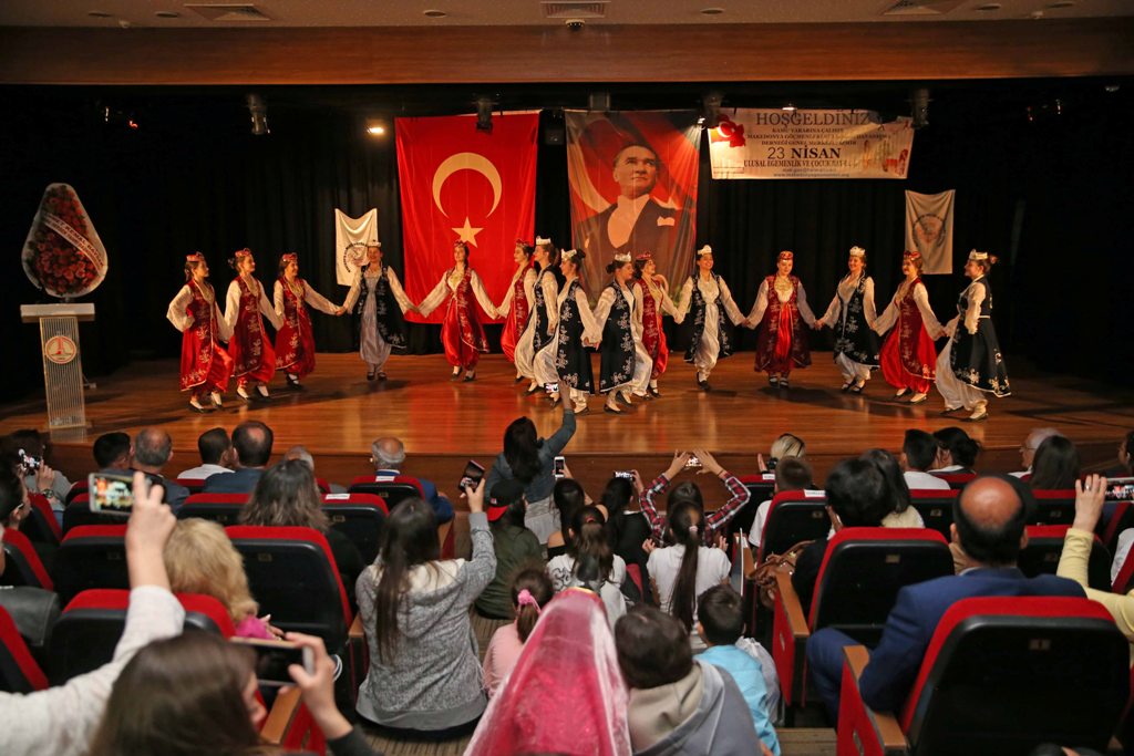 Dünya çocukları Karşıyaka’da buluştu