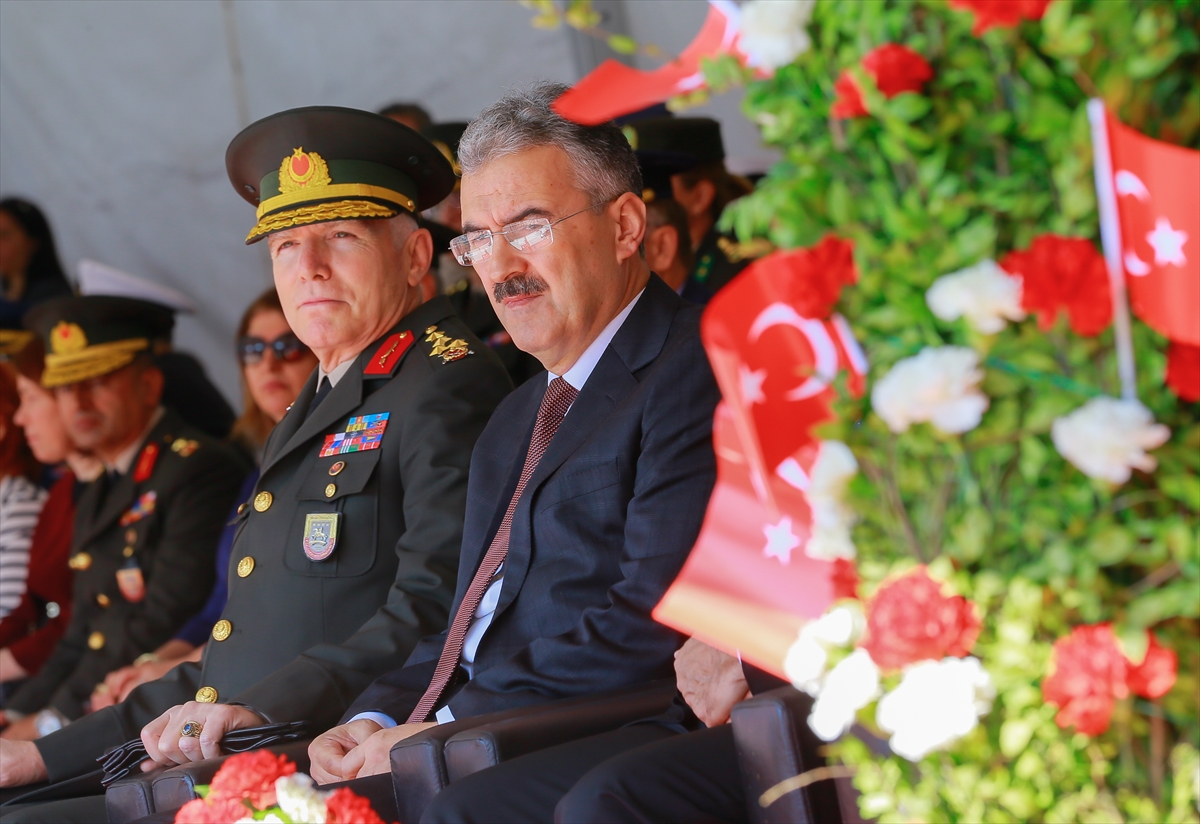 Cumhuriyet Meydanı'nda 23 Nisan coşkusu