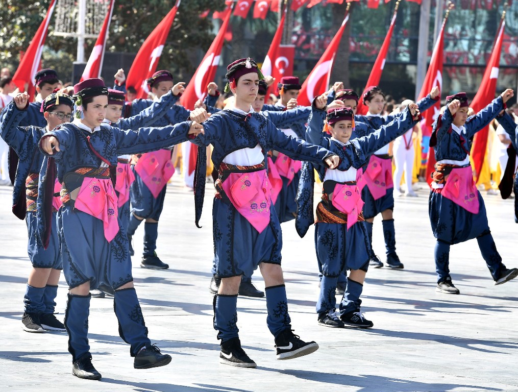 Cumhuriyet Meydanı'nda 23 Nisan coşkusu