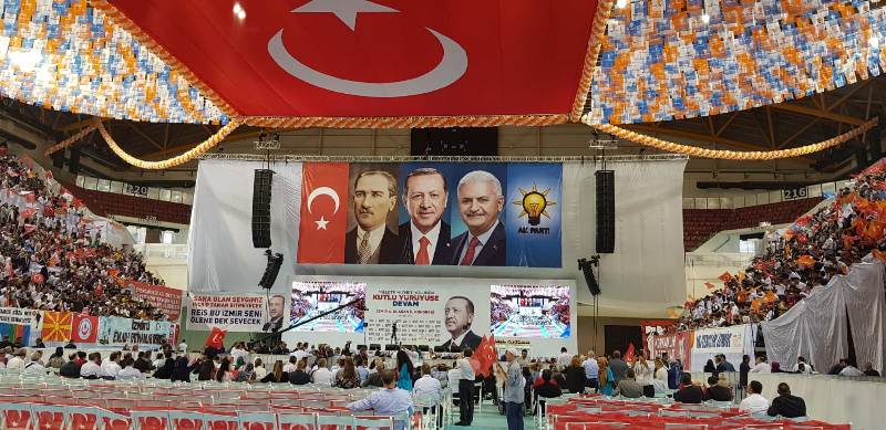 AK Parti İzmir'de kongre heyecanı