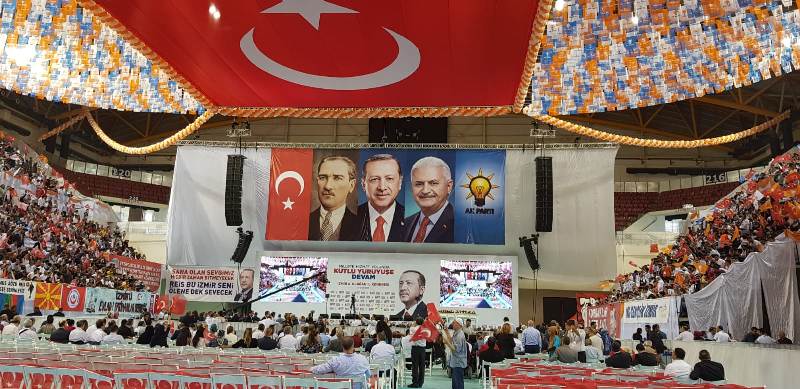 AK Parti İzmir'de kongre heyecanı