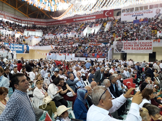 AK Parti İzmir'de kongre heyecanı