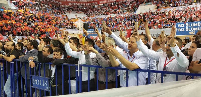 AK Parti İzmir'de kongre heyecanı