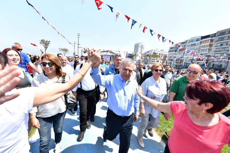 Gönül şenlik ister, boyoz bahane