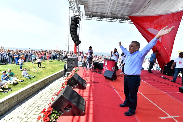 Gönül şenlik ister, boyoz bahane