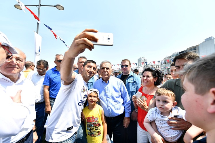 Gönül şenlik ister, boyoz bahane