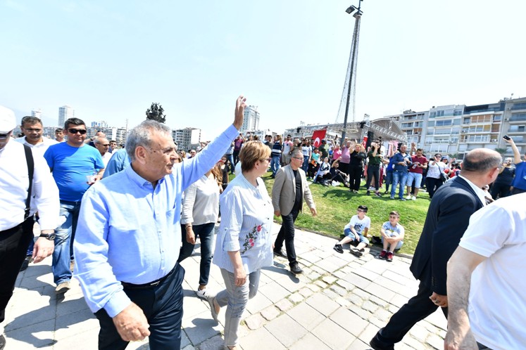 Gönül şenlik ister, boyoz bahane