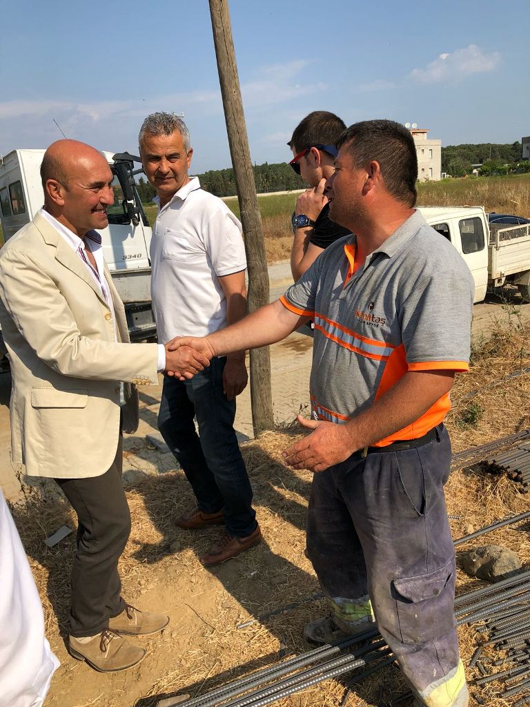 İzmir'in ilçelerinde 1 Mayıs coşkusu