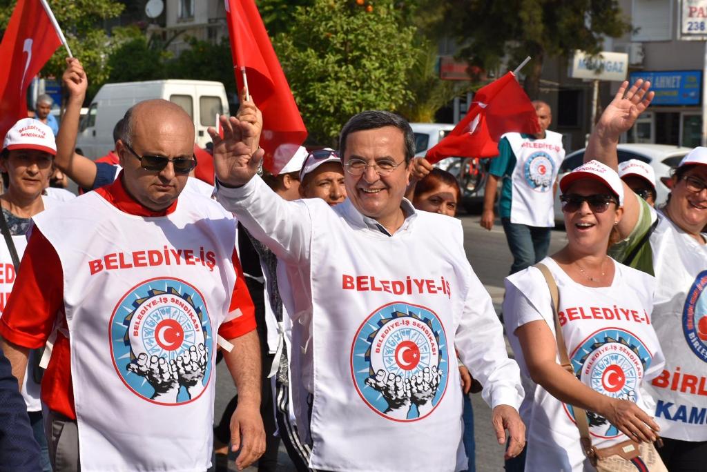 İzmir'in ilçelerinde 1 Mayıs coşkusu