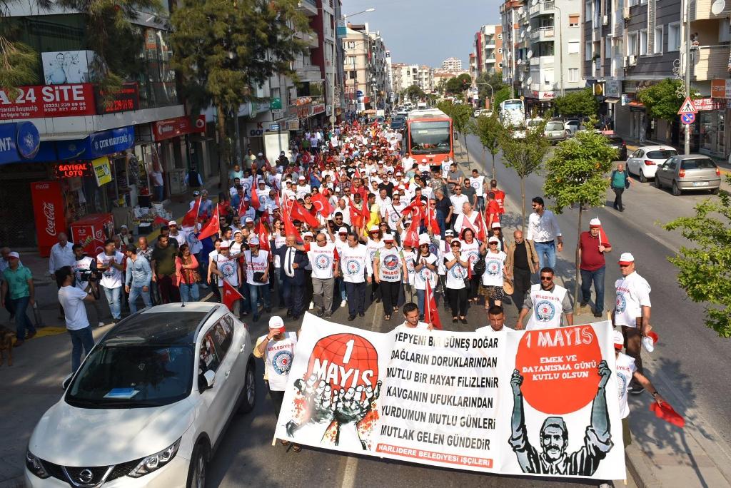 İzmir'in ilçelerinde 1 Mayıs coşkusu