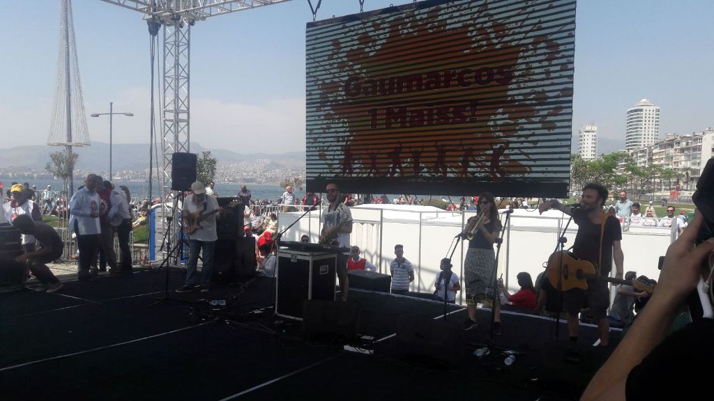 İzmir'de 1 Mayıs coşkusu