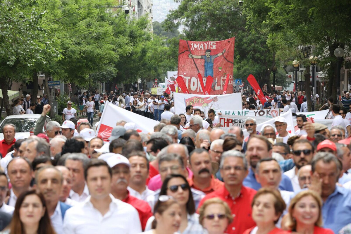 İzmir'de 1 Mayıs coşkusu