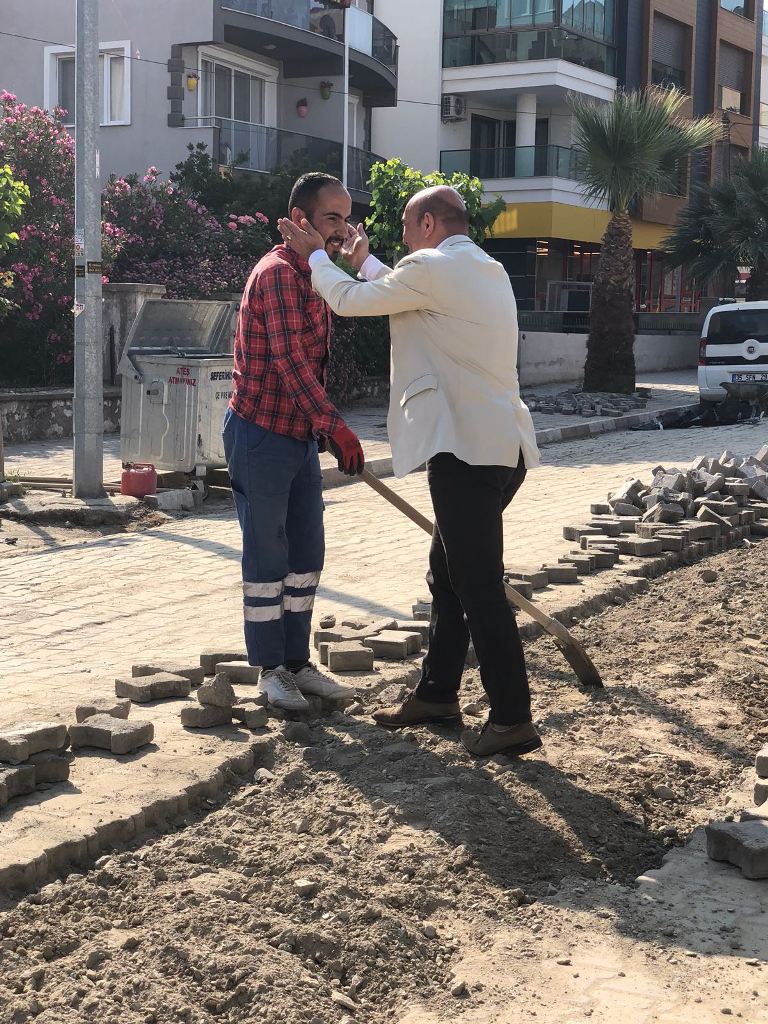 İzmir'in ilçelerinde 1 Mayıs coşkusu