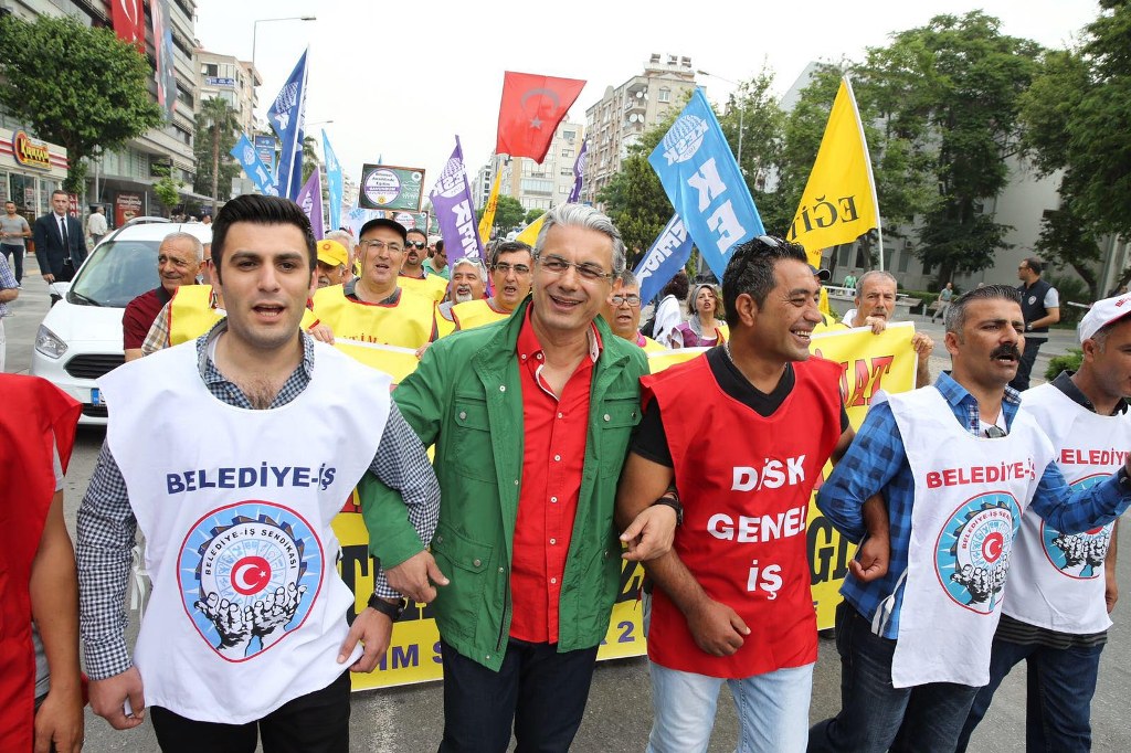 İzmir'in ilçelerinde 1 Mayıs coşkusu