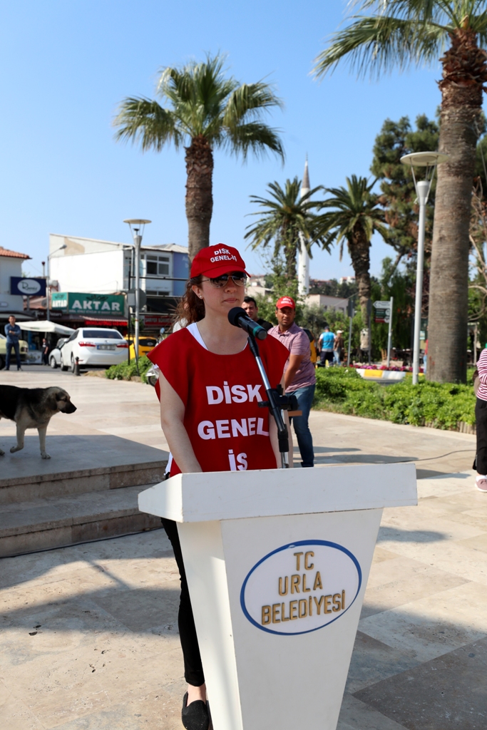 İzmir'in ilçelerinde 1 Mayıs coşkusu