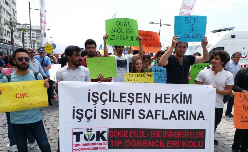 İzmir'de 1 Mayıs coşkusu