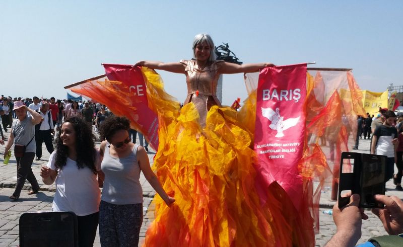 İzmir'de 1 Mayıs coşkusu