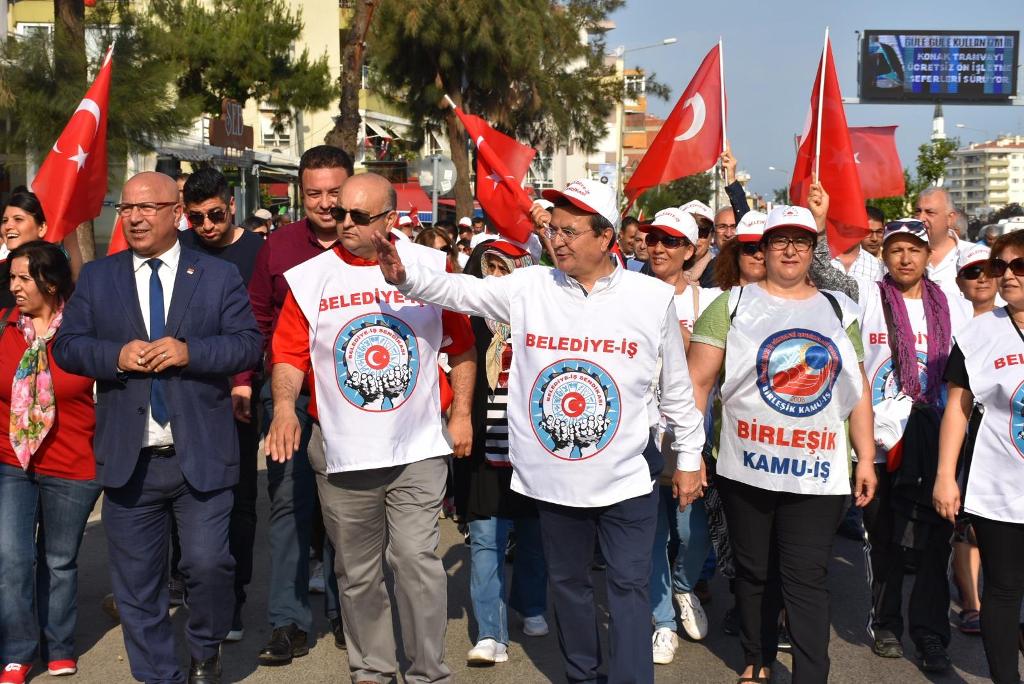İzmir'in ilçelerinde 1 Mayıs coşkusu
