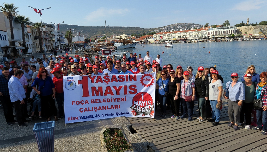 İzmir'in ilçelerinde 1 Mayıs coşkusu