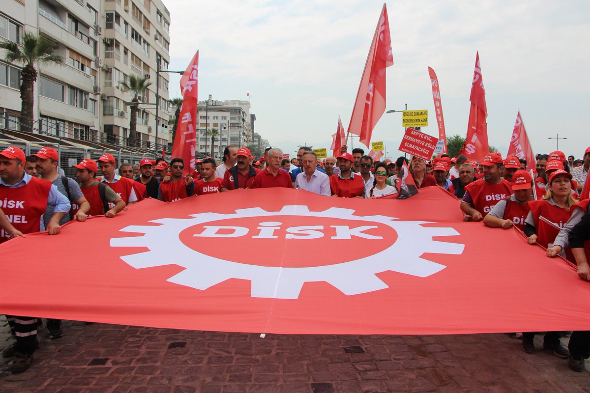İzmir'de 1 Mayıs coşkusu