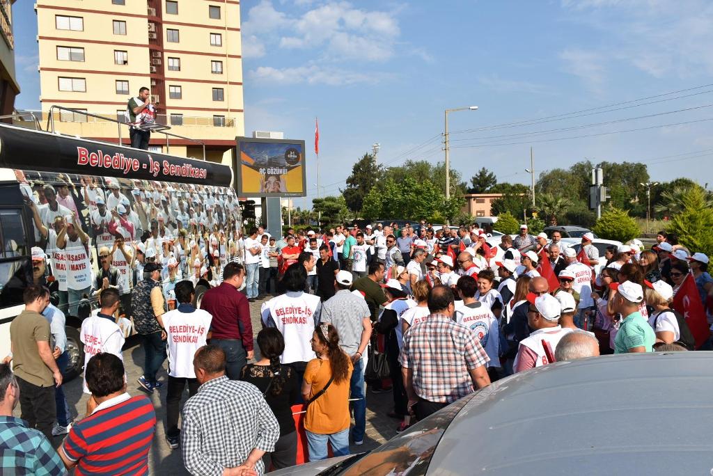 İzmir'in ilçelerinde 1 Mayıs coşkusu