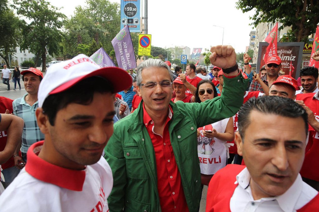 İzmir'in ilçelerinde 1 Mayıs coşkusu