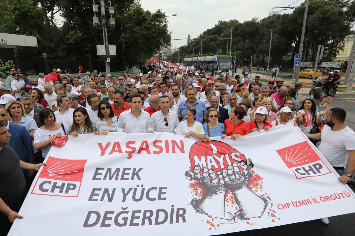 İzmir'de 1 Mayıs coşkusu