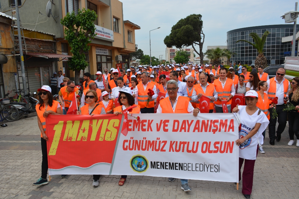 İzmir'in ilçelerinde 1 Mayıs coşkusu