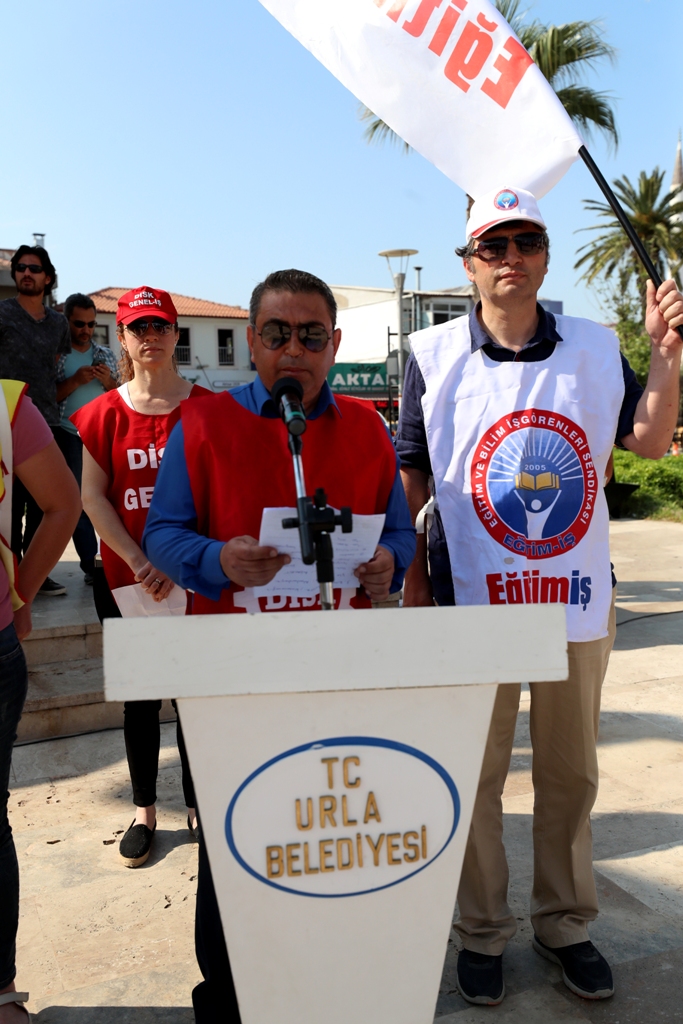 İzmir'in ilçelerinde 1 Mayıs coşkusu