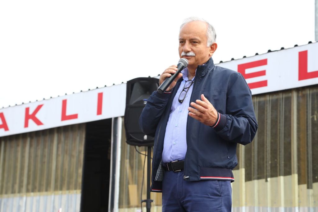 İzmir'in ilçelerinde 1 Mayıs coşkusu
