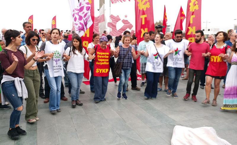 İzmir'de 1 Mayıs coşkusu