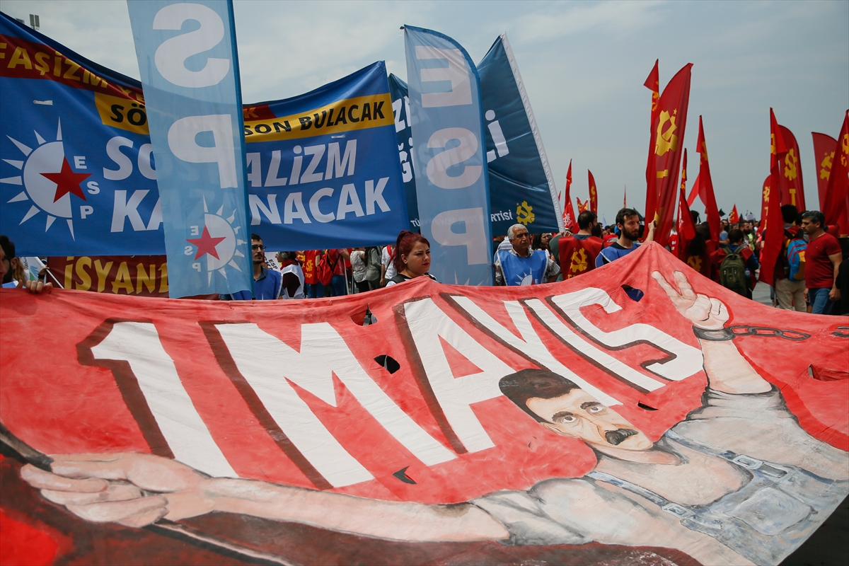 İzmir'de 1 Mayıs coşkusu