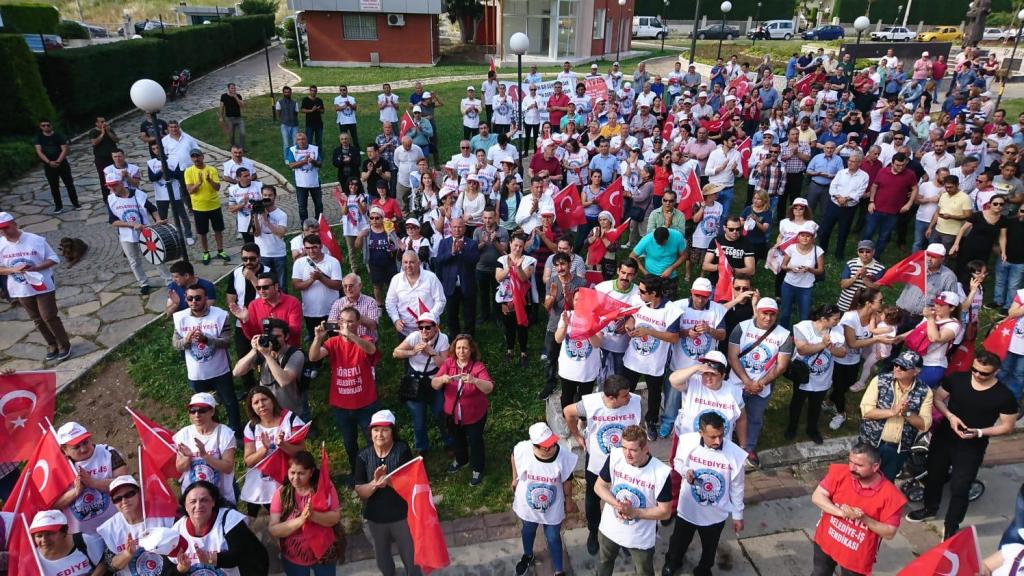 İzmir'in ilçelerinde 1 Mayıs coşkusu