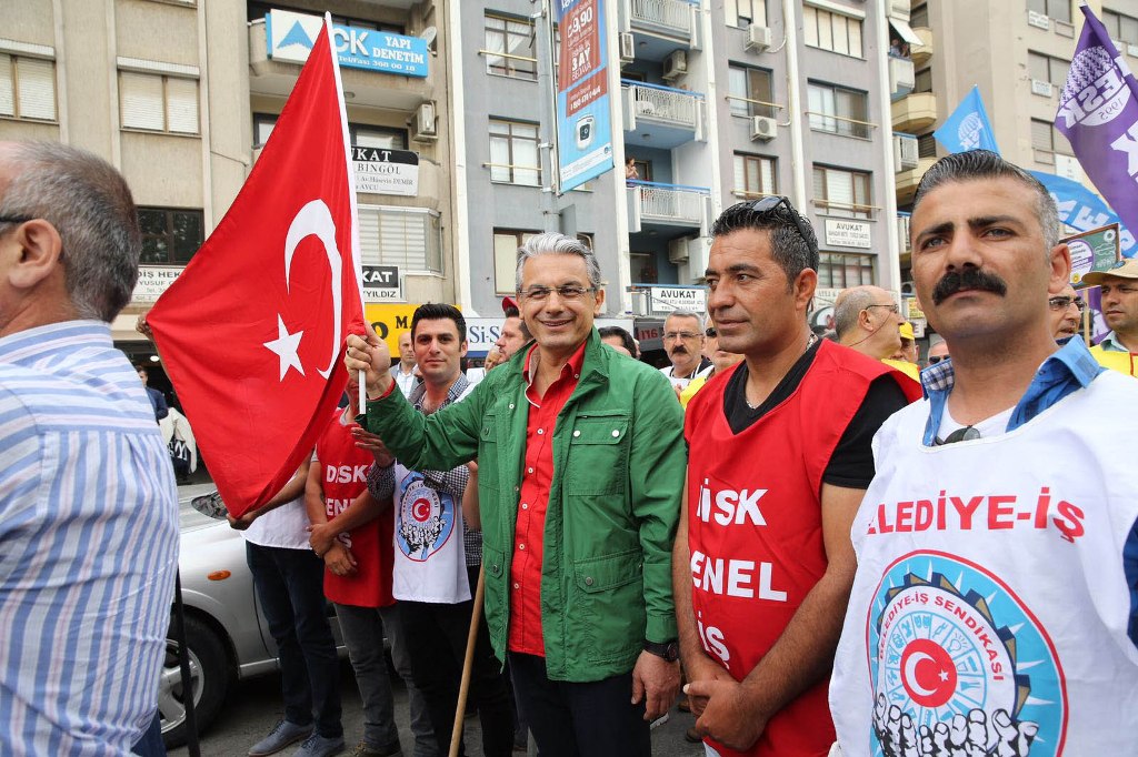 İzmir'in ilçelerinde 1 Mayıs coşkusu