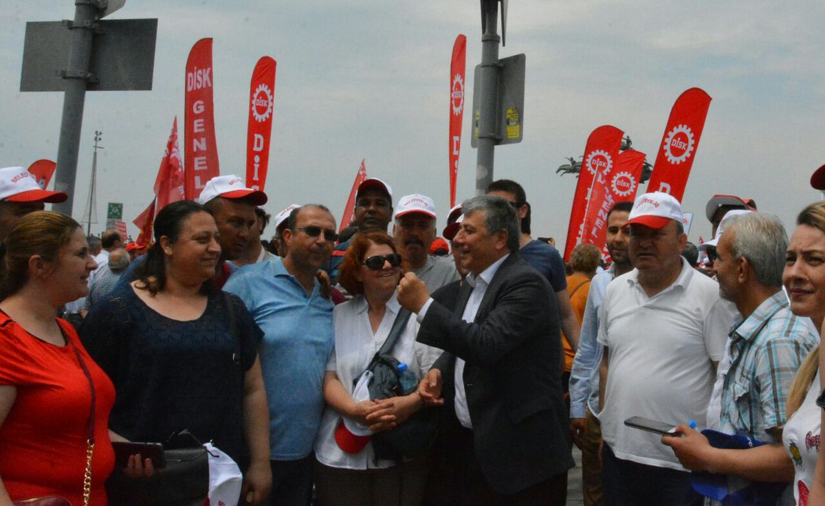İzmir'de 1 Mayıs coşkusu