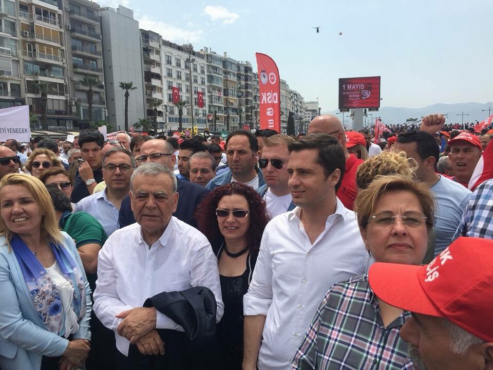 İzmir'de 1 Mayıs coşkusu