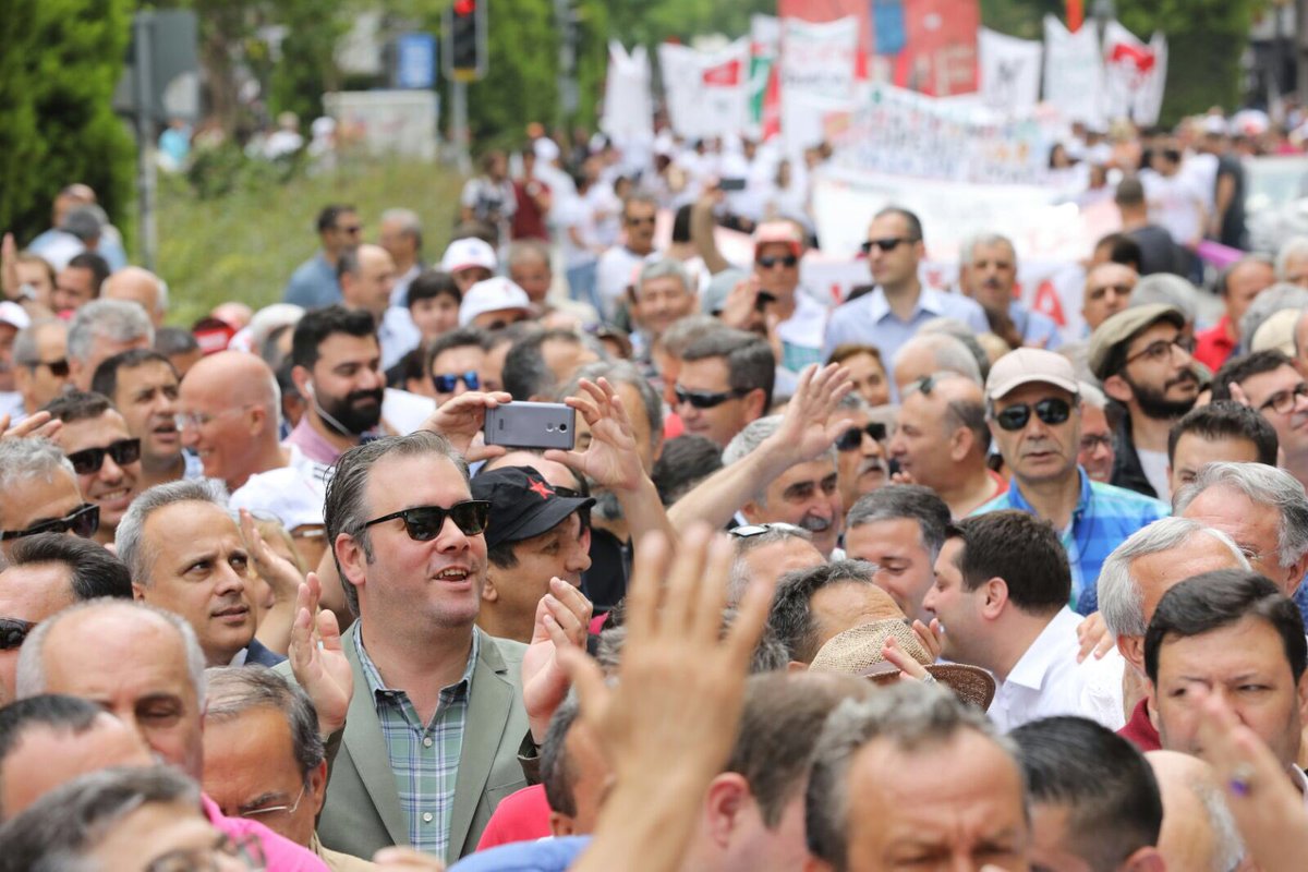 İzmir'de 1 Mayıs coşkusu